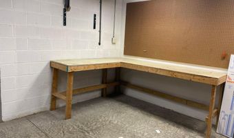 3475 Torrey Pines Dr, Akron, OH 44333