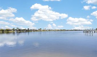 5216 POINT HARBOR Ln, Apollo Beach, FL 33572