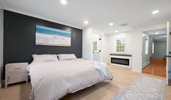 43 Darling Parke Dr, Bangor, ME 04401