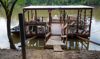 1758 Easons Bluff Rd, Baxley, GA 31513