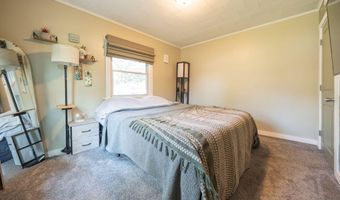 221 Bridge Rd, Allegan, MI 49010