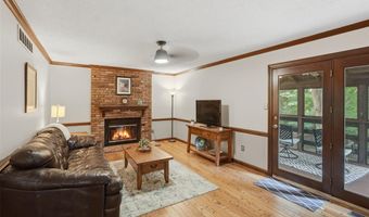 130 Holly Garden Dr, Ballwin, MO 63021