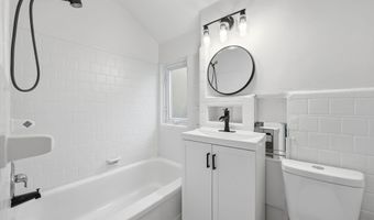 2030 N QUINN St, Arlington, VA 22209