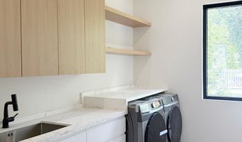 8908 MOHAWK Ln, Bethesda, MD 20817