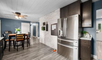 1409 Splitrock Blvd, Brandon, SD 57005
