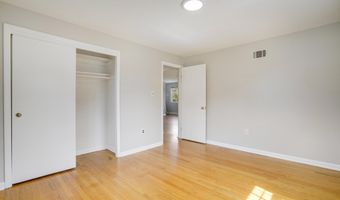 706 N CLEVELAND St, Arlington, VA 22201