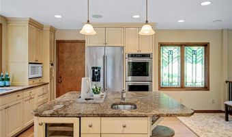 451 Reflection Rd, Apple Valley, MN 55124