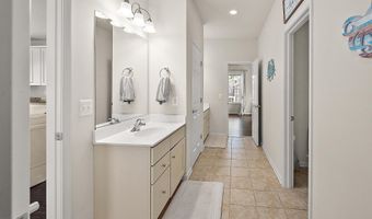 10001 FLOTILLA Ln, Berlin, MD 21811