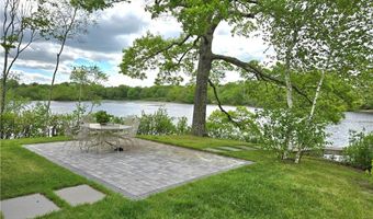 17 Jamaica Way, North Kingstown, RI 02852