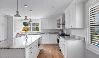 40 Kettle Point Ave, East Providence, RI 02914