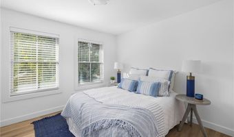 32 Exchange St 204, East Greenwich, RI 02818