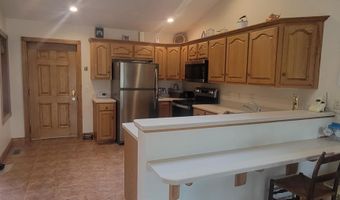 611 Spring View Cir, Beatrice, NE 68310