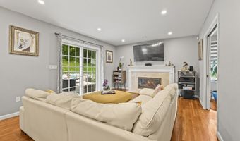 489 Hoyt St, Darien, CT 06820