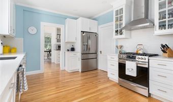 291 Spencer Ave, Warwick, RI 02818