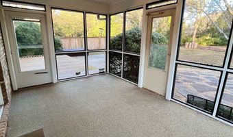 325 University Cir, Athens, GA 30605