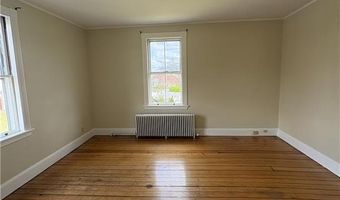 39 Walcott Ave, Jamestown, RI 02835