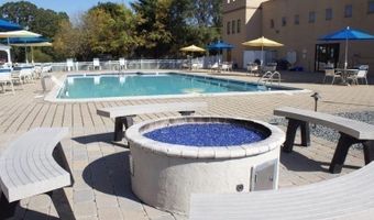 3 Queens Rd 211, Attleboro, MA 02703