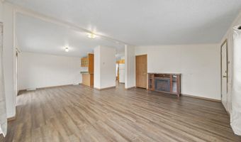 948 Savannah River Dr, Adrian, MI 49221