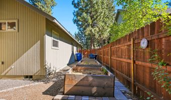 19905 Antler Point Dr, Bend, OR 97702
