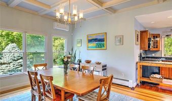 247 Oaklawn Ave, Cranston, RI 02920