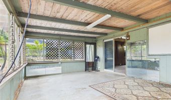 1261 Ulupii St, Kailua, HI 96734