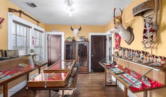 905 N 2nd St, Arkansas City, KS 67005