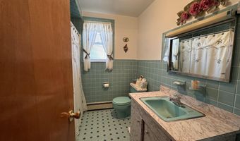 35 E 26TH St, Bayonne, NJ 07002