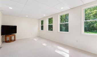 7 S Glen Dr, Coventry, RI 02816