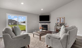 5702 N YOSEMITE Ln, Appleton, WI 54913