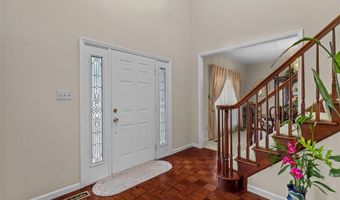 403 Arbor Glen Dr, Ballwin, MO 63021