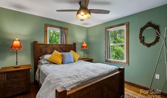 200 Aurora Dr, Asheville, NC 28805