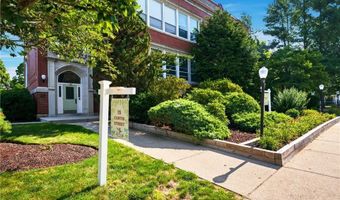 15 Curtis St 101, Cranston, RI 02920