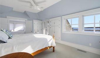 9 Hope St, Bristol, RI 02809