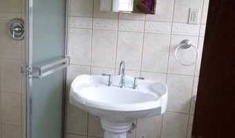 7 Craigmore Rd, Bloomfield, CT 06002