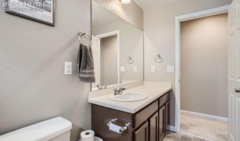 806 White Crow St, Aurora, CO 80018