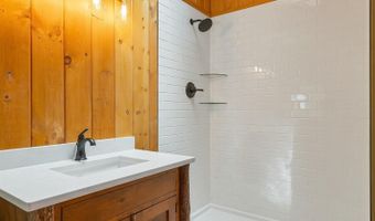 230 Big Barndoor Is, Alton, NH 03810