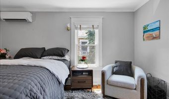 16 Isham St, Burlington, VT 05401