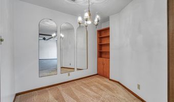 1909 N Flamingo Ln, Altus, OK 73521