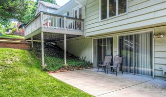 501 Clayworth Dr, Ballwin, MO 63011
