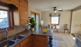 112 Gorder Dr, Aberdeen, SD 57401