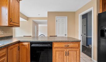 1909 N NICHOLAS St, Appleton, WI 54914