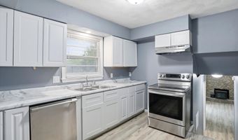 826 Yorkshire Rd, Anderson, IN 46012
