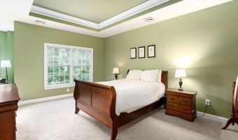 6 SLEEPY HOLLOW Ct, Allentown, NJ 08501