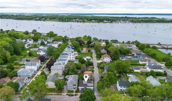 413 High St, Bristol, RI 02809