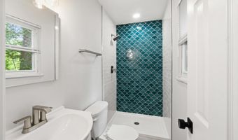 100 OAK Dr, Annapolis, MD 21403