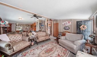 953 Savannah River Dr, Adrian, MI 49221