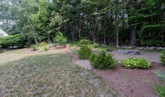 25 Calvin St, Ayer, MA 01432