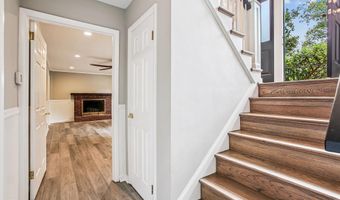 2322 S PIERCE St S, Arlington, VA 22202