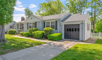 30 Winthrop St, East Providence, RI 02915