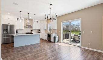 2016 Fairway Dr, Auburn, IN 46706